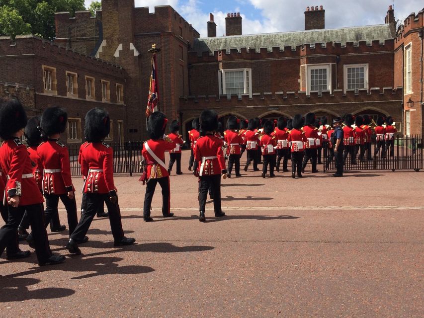 London: Royalty Walking Tour with Changing of The Guard - Buckingham Palace and the ceremony that sets the pace