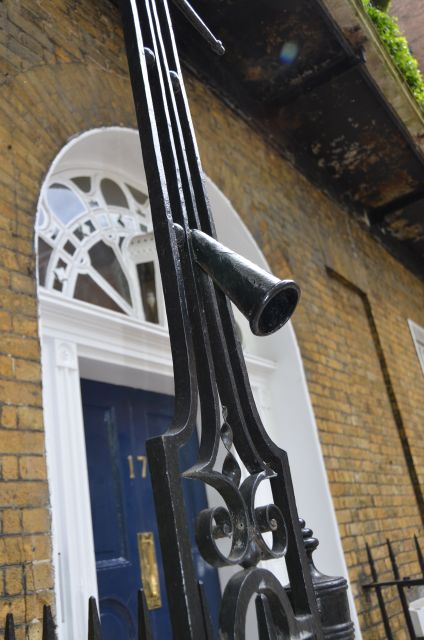 London's Hidden Treasures Tours by Black Taxi Cab - Henry VIII’s Royal Cow Shed and London’s first drinking fountain