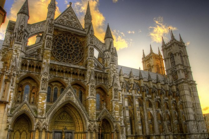 London's Palaces & Parliament Tour (See Over 20+ London Top Sights) - Trafalgar Square and the walk through central London