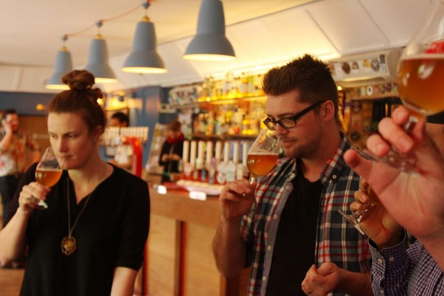 London: Secret Beer Tour - Walking into the Bermondsey Beer Mile