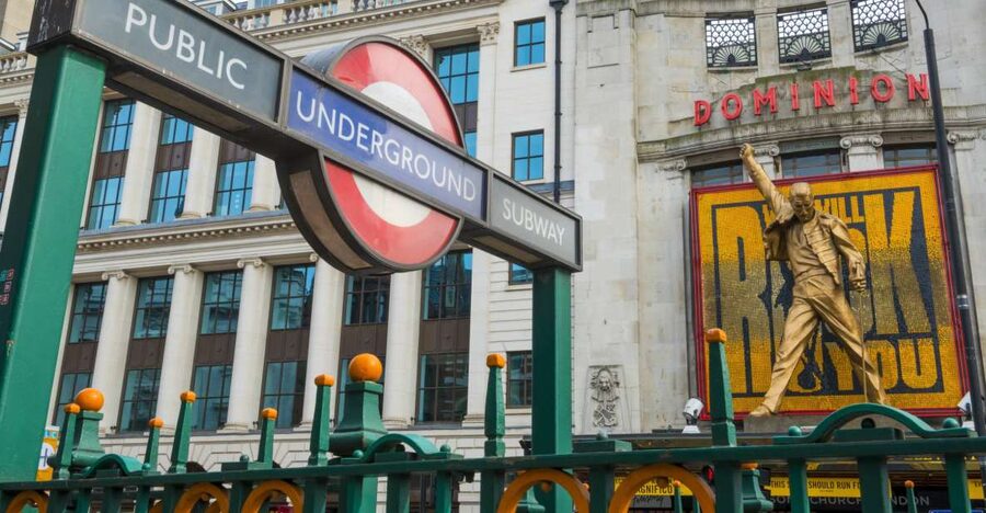 London: Secrets of Freddie Mercury Tour with a Cocktail - Homes shared with Mary Austin