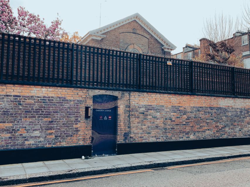 London: Secrets of Freddie Mercury Tour with a Cocktail - Queen’s recording studios and the making of early albums