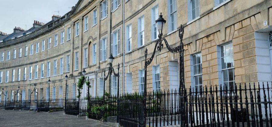 London: Self-Guided Notting Hill Walking Tour with an APP - Powis Mews and the story behind the streets