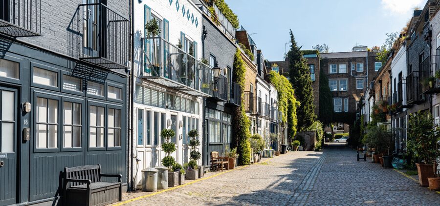 London: Self-Guided Notting Hill Walking Tour with an APP - Portobello Road and the lively middle of the walk