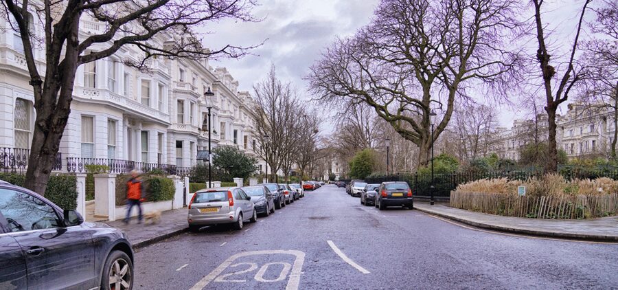 London: Self-Guided Notting Hill Walking Tour with an APP - Electric cinema and the final stretch
