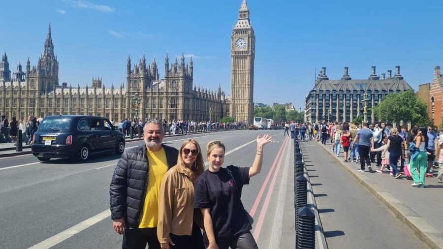 London: Sightseeing Black Cab Tour with Hotel Pickup - St Paul’s Cathedral and the route back