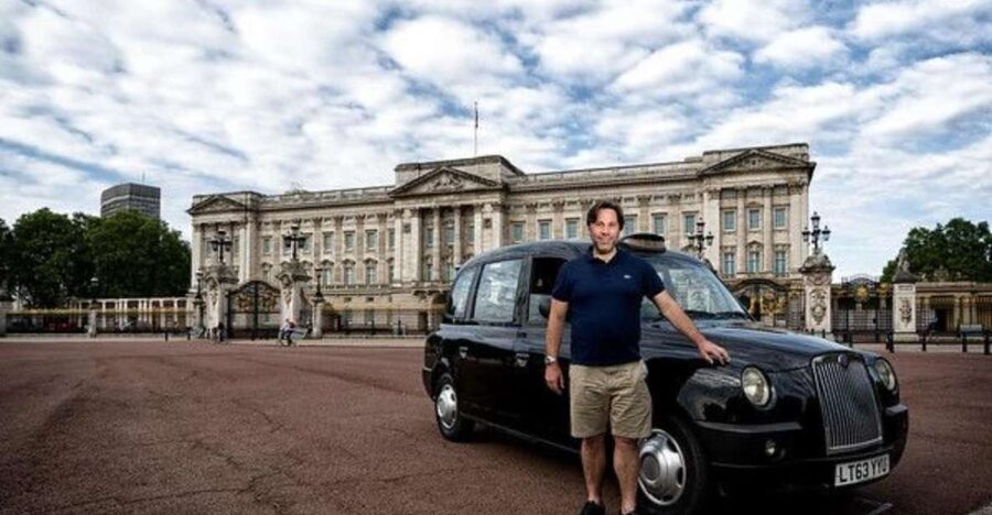 London: Sightseeing Black Cab Tour with Hotel Pickup - Tower of London and Tower Bridge