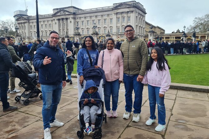 London Sightseeing Private Black Cab Tour with Hotel Pick Up - Downing Street and the political center