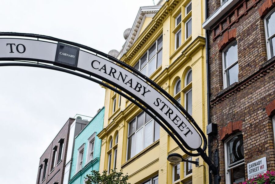 London Soho District - Guided Walking Tour 12 guests 2,5h - Carnaby Street, with a useful reality check