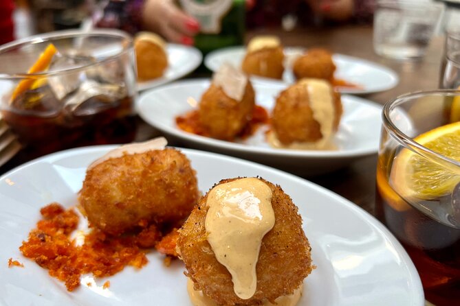 London Soho Food Tour with 7+ Tastings of Delicious Hidden Gems - Chinatown and the international plate