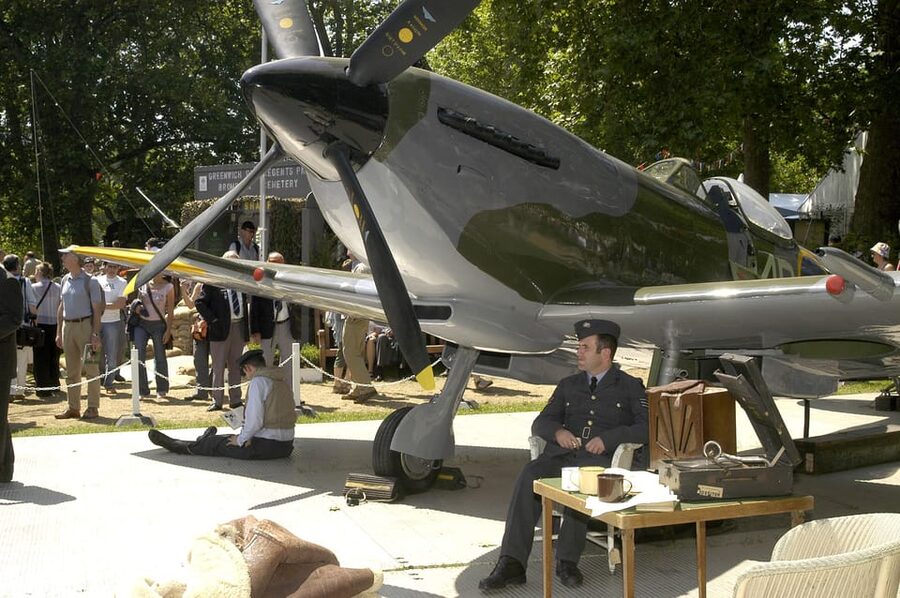 London: Spitfire Cockpit Experience - Sitting Where a Spitfire Pilot Sat