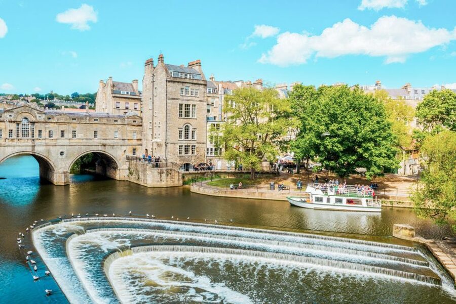 London: Stonehenge, Windsor, and Bath Day Trip by Bus - Windsor Castle and the old streets
