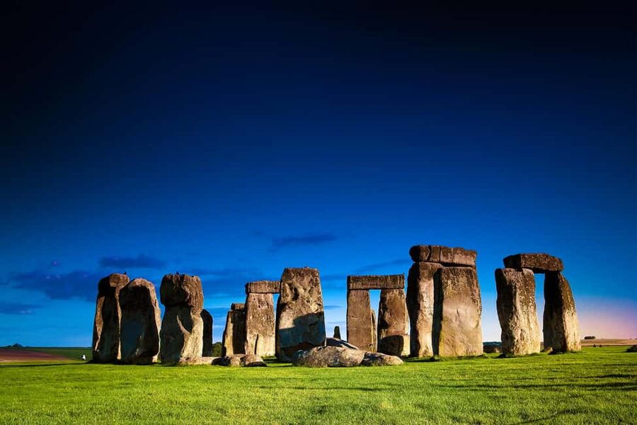 London: Stonehenge, Windsor Castle, Bath, Lacock & Pub Lunch - Windsor Castle and the royal opening act