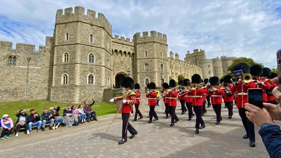 London: Stonehenge, Windsor Castle, Bath, Lacock & Pub Lunch - Lacock, cobbled lanes, and lunch at the George Inn
