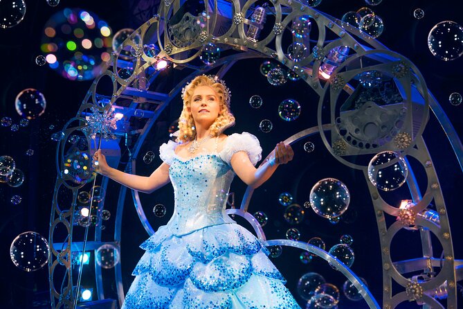 London Theatre: Wicked the Musical - The theater experience beyond the stage