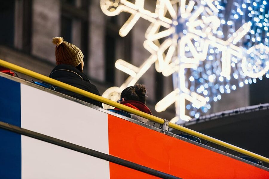London: Tootbus Christmas Lights Tour incl walking tours - Regent Street and Piccadilly Circus in Lights