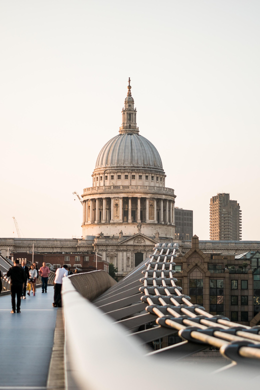 London: Top Attractions and City Highlights Walking Tour - Westminster Abbey and the story of British ceremony