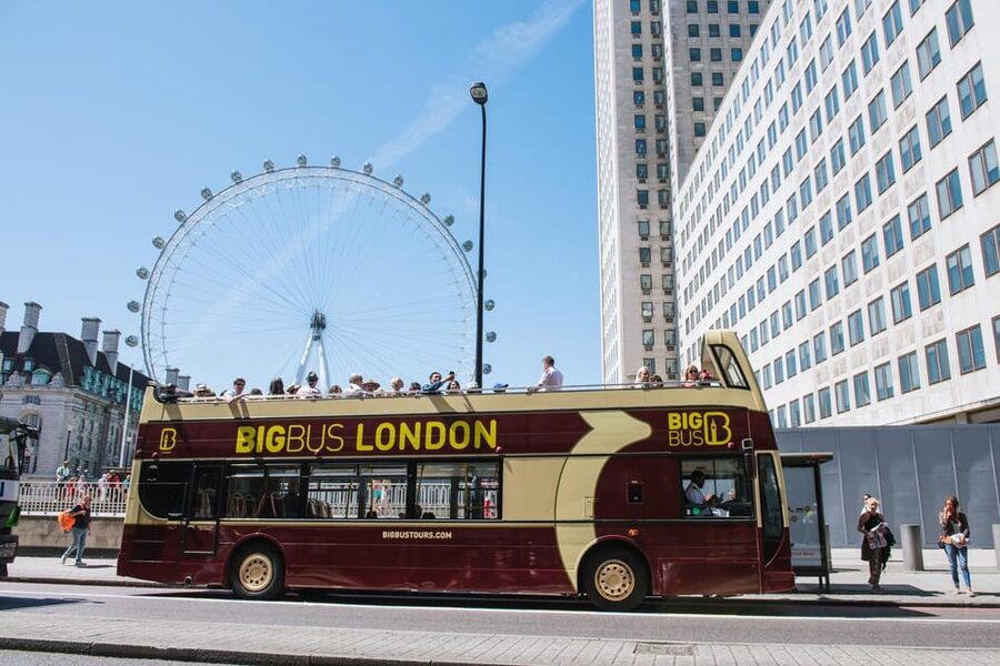 London: Tower of London, Hop-on, Hop-off Bus & River Cruise - Seeing St Paul’s and the City