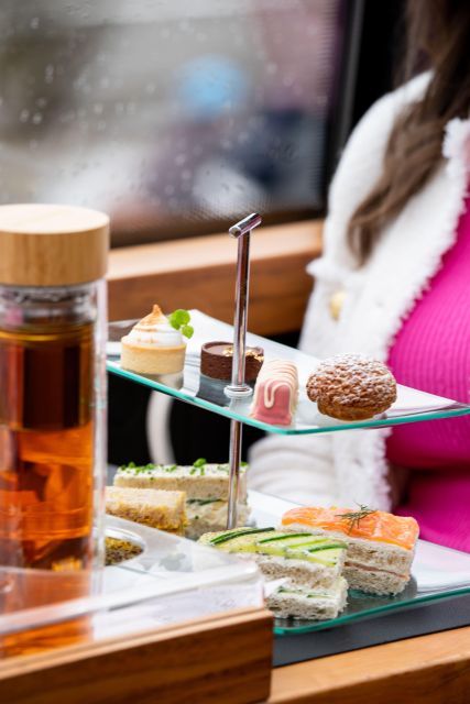 London: Traditional Afternoon Tea Tour in a Luxury Coach - Booking details that affect your decision