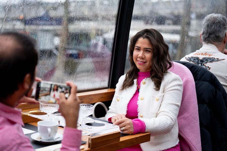 London: Traditional Afternoon Tea Tour in a Luxury Coach - The audio guide adds useful context