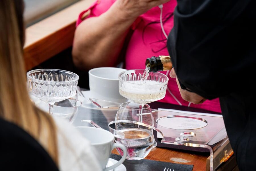 London: Traditional Afternoon Tea Tour in a Luxury Coach - Meeting at Victoria Embankment