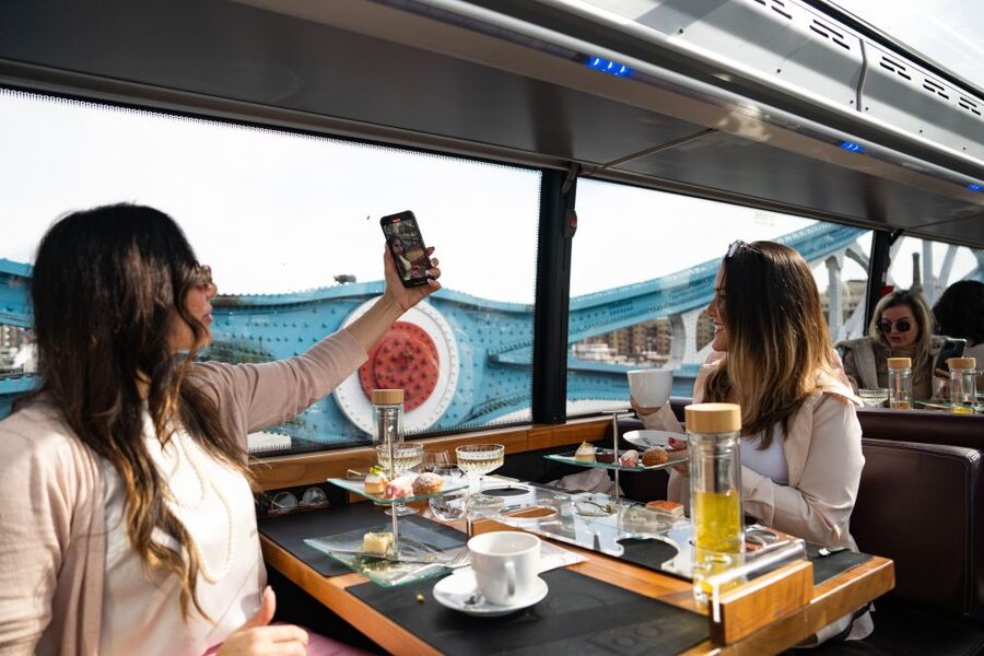 London: Traditional Afternoon Tea Tour in a Luxury Coach - A route that brings the landmarks to your table