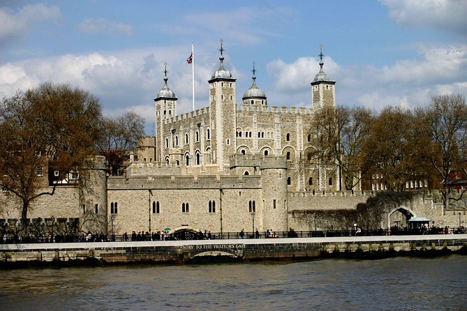 London Vintage Bus Tour Including River Thames Cruise with Optional Lunch - The fish-and-chips upgrade can finish the afternoon well