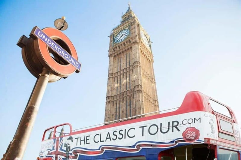 London Vintage Bus Tour: Live Comedy Sightseeing Show - Trafalgar Square gives the show its opening stage
