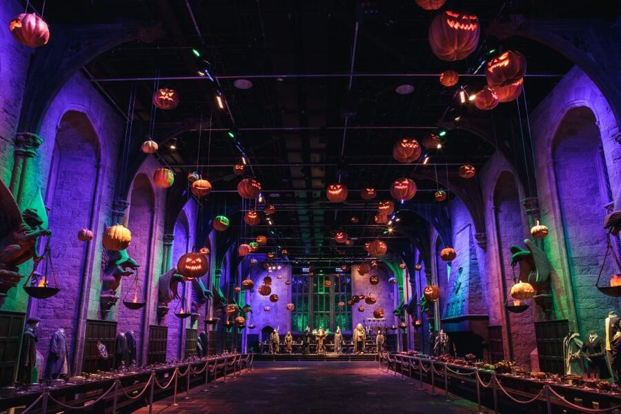 London: Warner Bros. Studio Harry Potter Tour with Transfers - Entering the Great Hall and Hogwarts sets