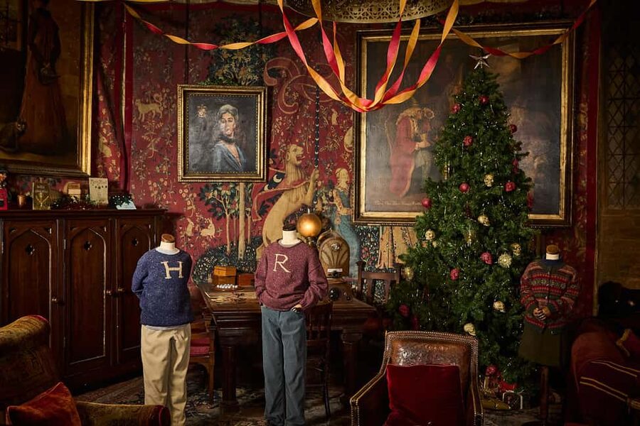 London: Warner Bros. Studio Tour with Return Transportation - Four hours inside the Harry Potter world