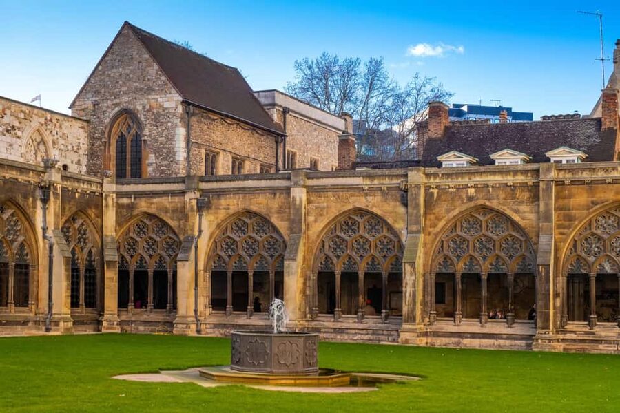 London: Westminster Abbey, Big Ben & Buckingham Guided Tour - Who should book this walking tour?