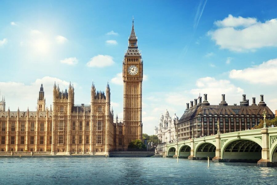 London Westminster Abbey French Tour with Fast-Track Tickets - Who gets the best value from $107