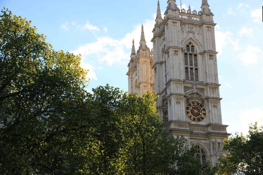 London: Westminster Abbey Priority Access & Guided City Tour - Whitehall, Horse Guards Parade, and Downing Street