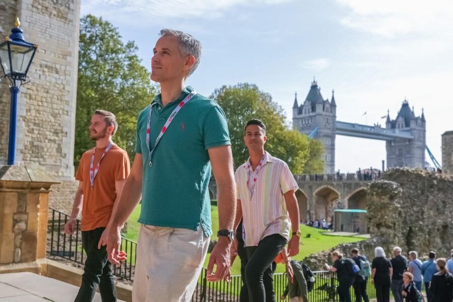 London: Westminster Abbey, Tower of London and Boat Tour - Walking, groups, and practical limits