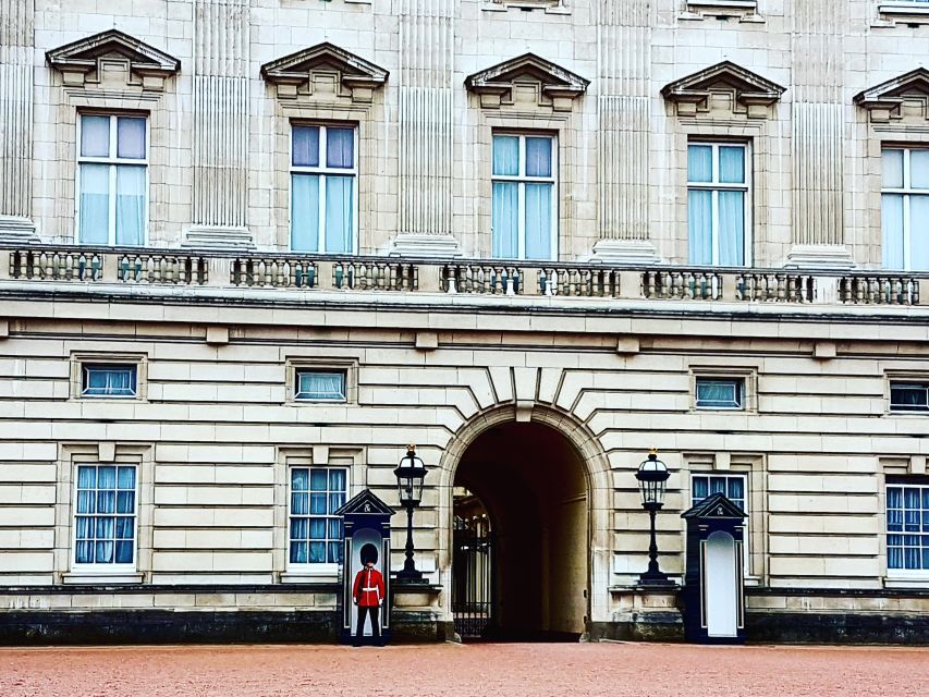 London: Westminster Walking Tour & Westminster Abbey Visit - Parliament Square, Big Ben, and the London Eye