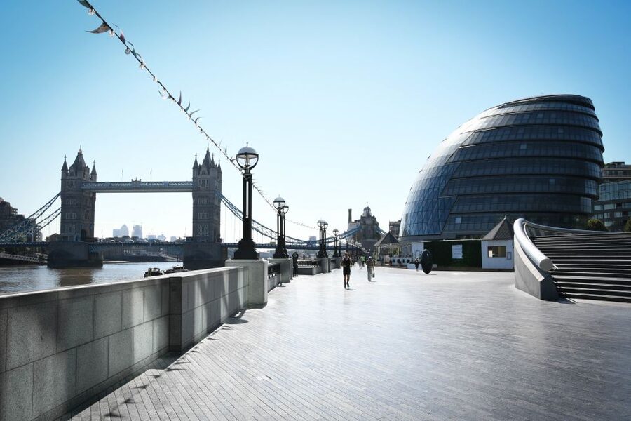 London: Westminster Walking Tour & Westminster Abbey Visit - What the guides add to the day