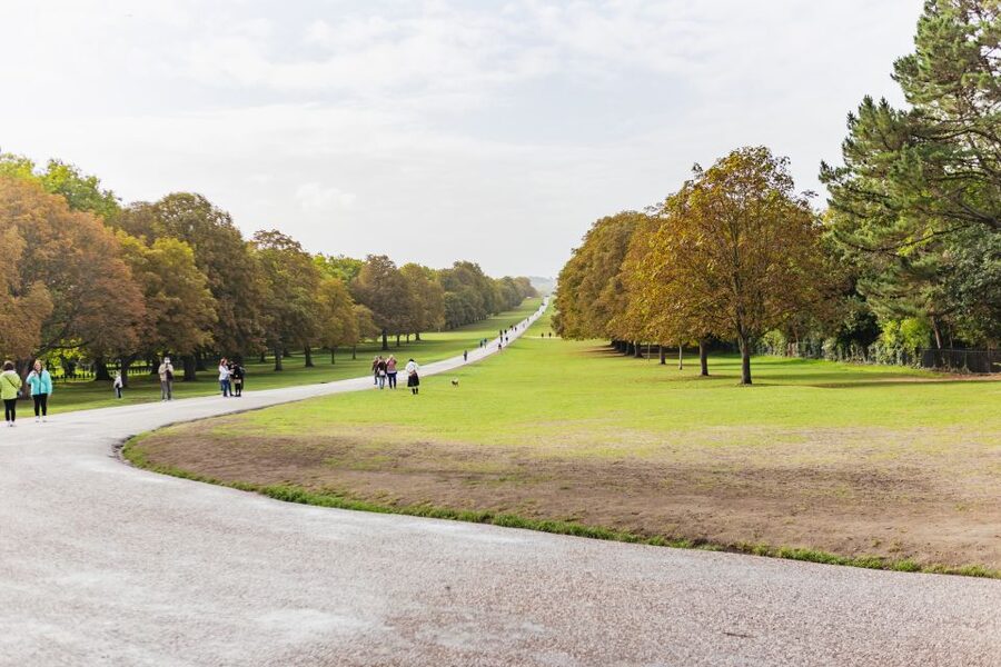 London: Windsor Castle, Stonehenge & Bath Full-Day Tour - Who should book this tour?
