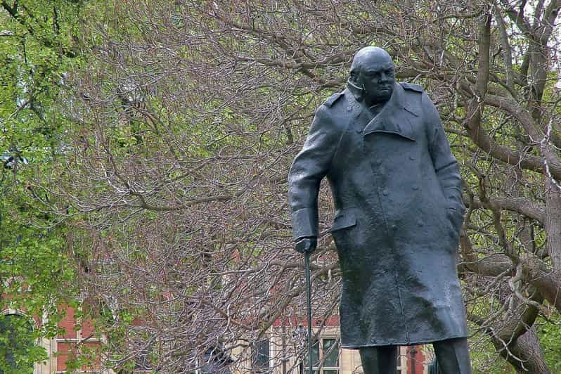London: Winston Churchill Walking Tour with War Rooms Ticket - Sitting With Churchill and Roosevelt