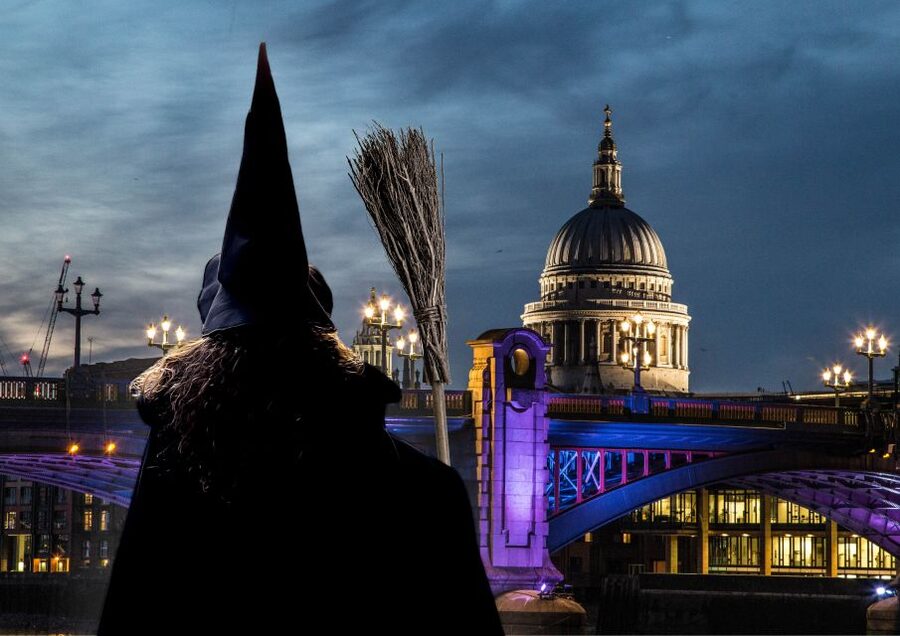 London: Witches and History Bankside Walking Tour - The guide makes or breaks the experience
