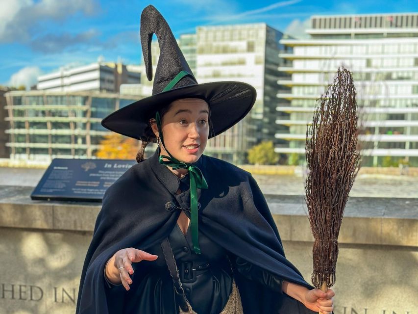 London: Witches and History Bankside Walking Tour - Clink Street and the medieval prison