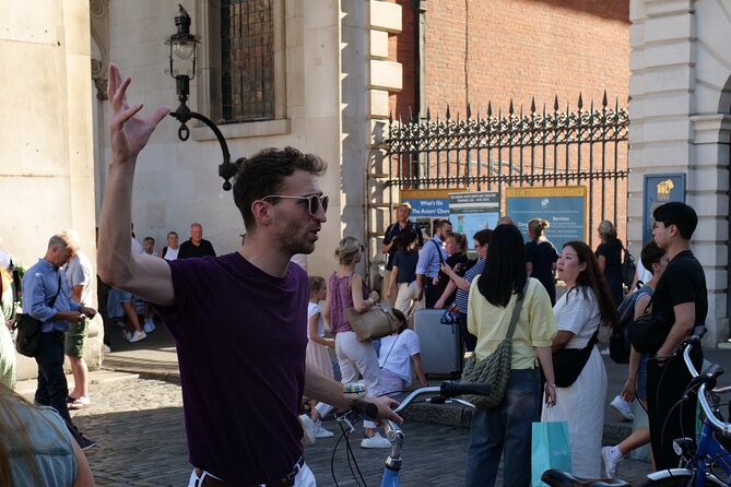 Love London Bike Tour - Chinatown and the Short Stop in Covent Garden