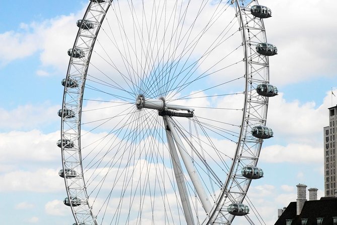 Lunch River Cruise on the Thames with 2-Course Meal - What lunch is really like on board