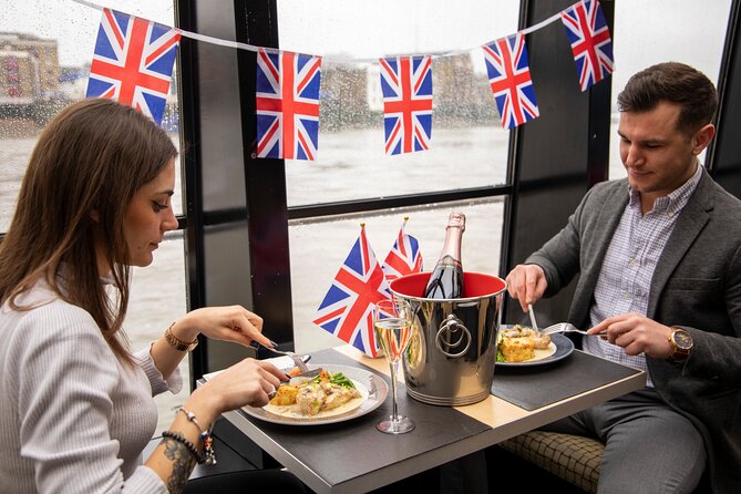 Lunch River Cruise on the Thames with 2-Course Meal - Commentary, service, and the pace of the trip