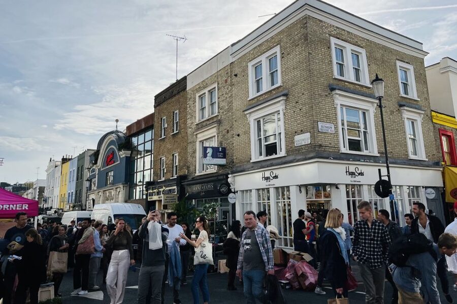 Notting Hill Walk Celebrities and Film Locations- London - Pastel houses and famous addresses