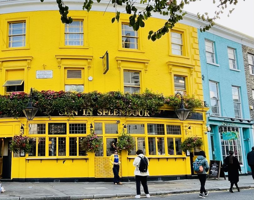 Notting Hill Walk Celebrities and Film Locations- London - St Luke’s Mews and the photo stops