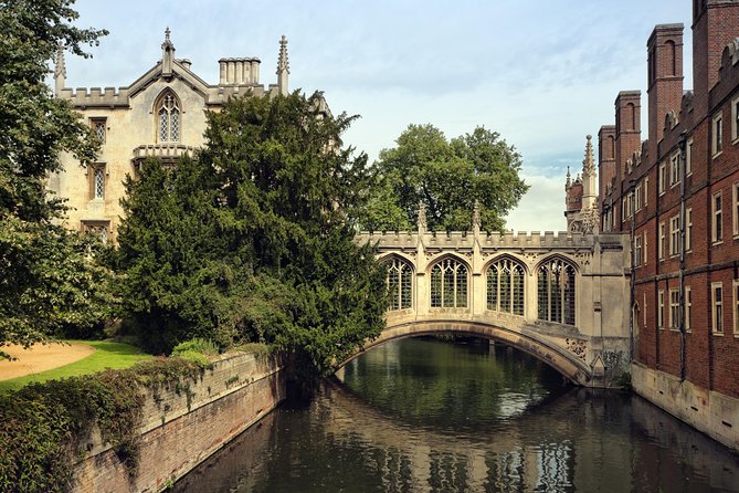 Oxford & Cambridge Universities Tour - Two famous universities, one very full day