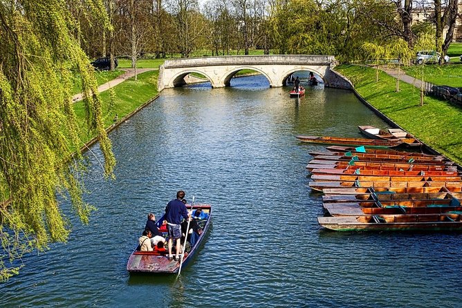 Oxford & Cambridge Universities Tour - Kings College and the Cambridge skyline