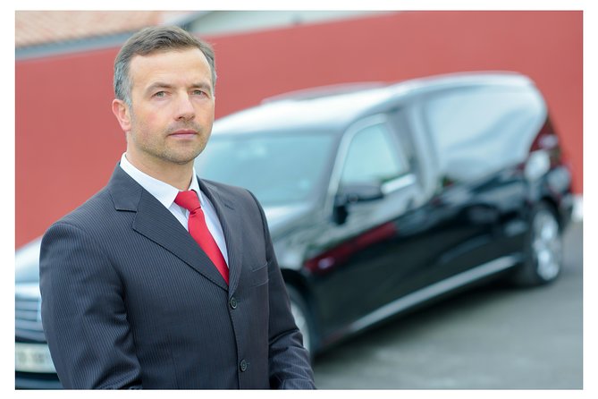 Private Arrival Transfer from Heathrow Airport to London - From Heathrow arrivals to your hotel door