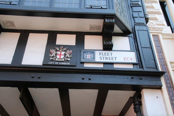 Private Group: Historical Pub Walking Tour of London - Princess Louise and the gin-palace finish