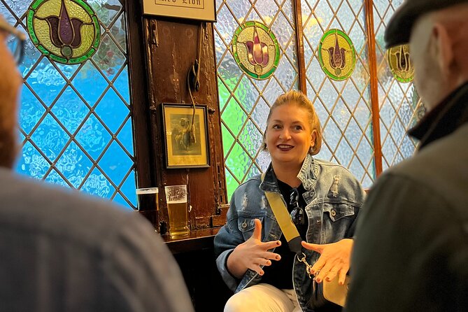 Royal Historic Pubs Walking Guided Tour in London - The pubs: four stops with history on the side
